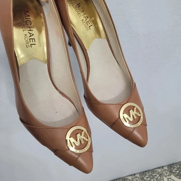 Michael by Michael Kors Caroline Charm Pump - Picture 1 of 14